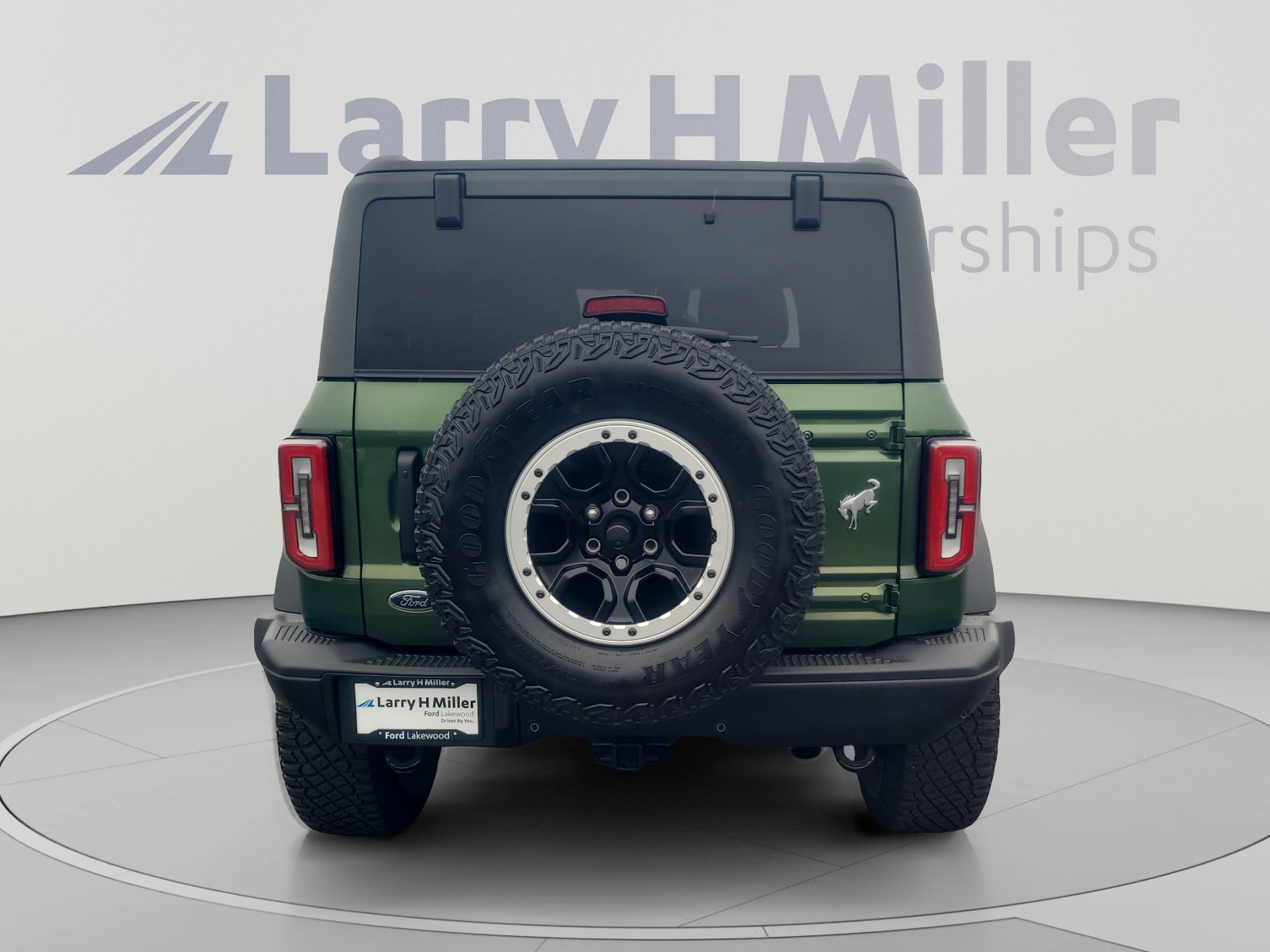 Certified 2023 Ford Bronco Badlands w/ Sasquatch Package AWD/4WD image 4