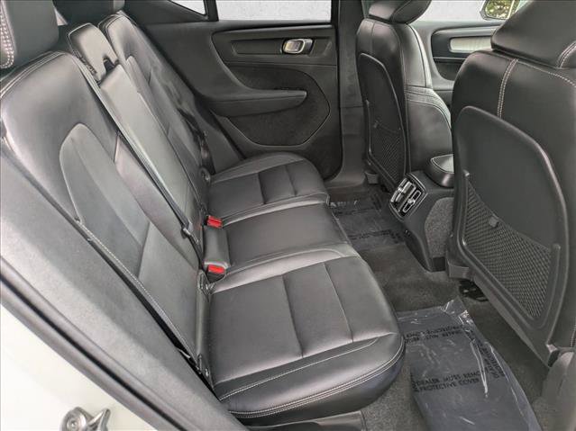 Used 2025 Volvo XC40 B5 Plus AWD/4WD image 18