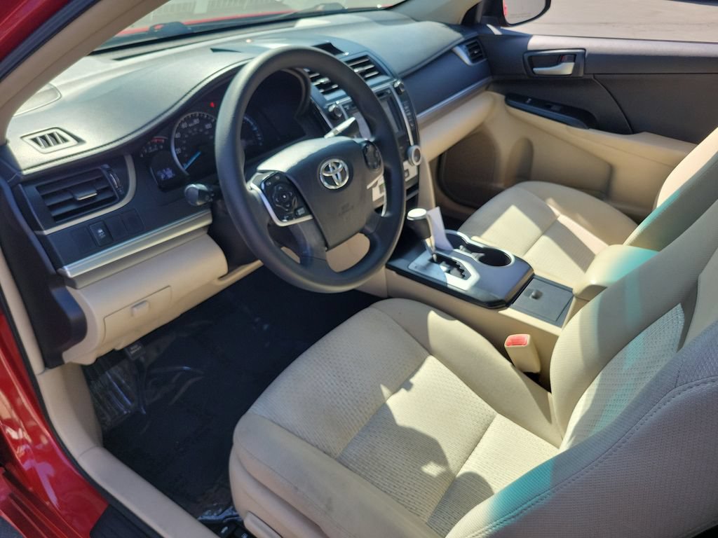 Used 2014 Toyota Camry LE FWD image 19