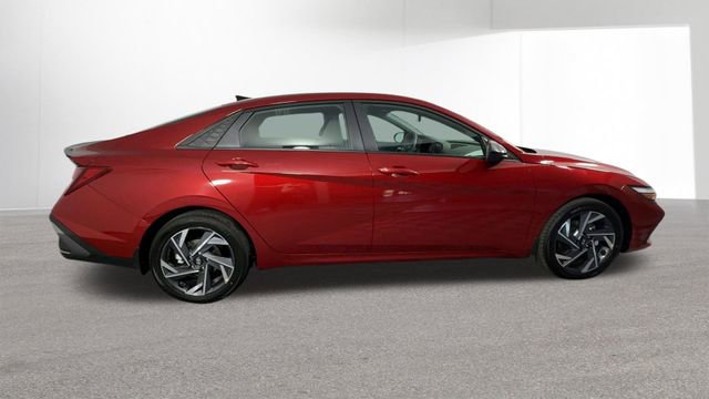 Used 2025 Hyundai Elantra Sport FWD image 10