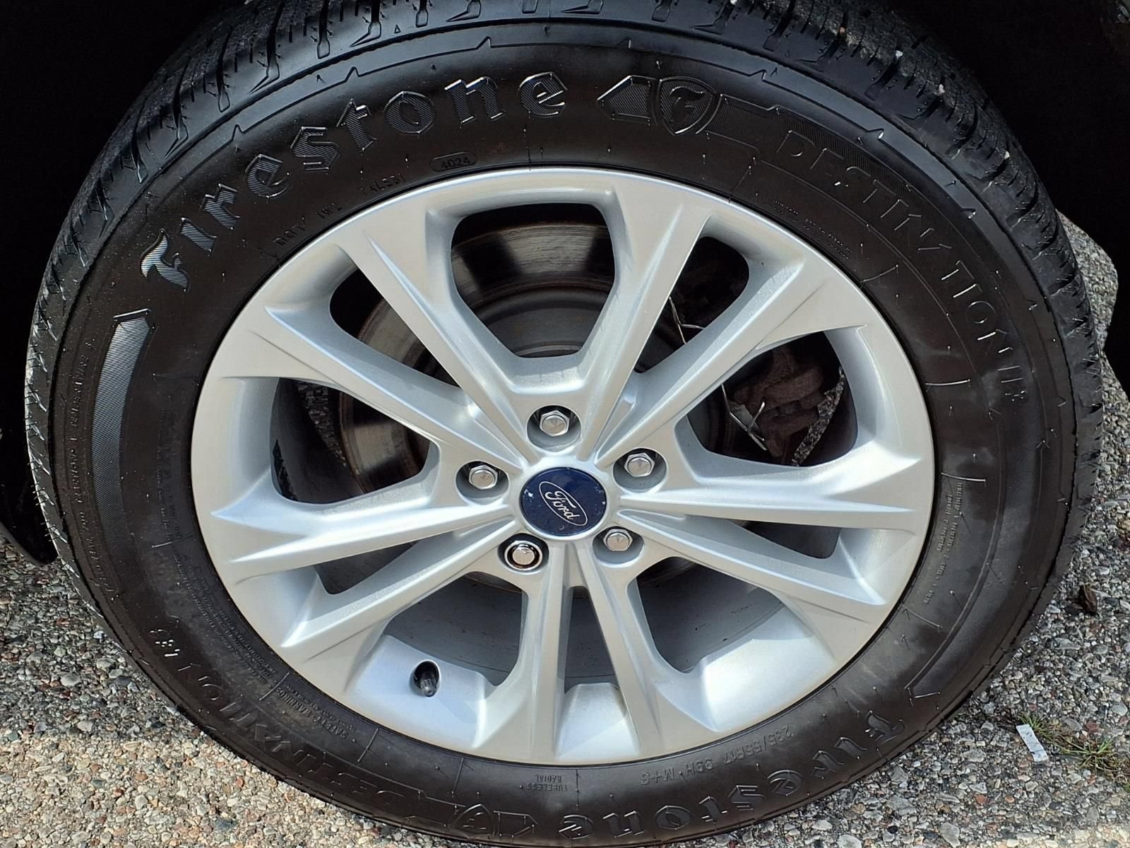 Used 2017 Ford Escape SE w/ SE Cold Weather Package FWD image 9