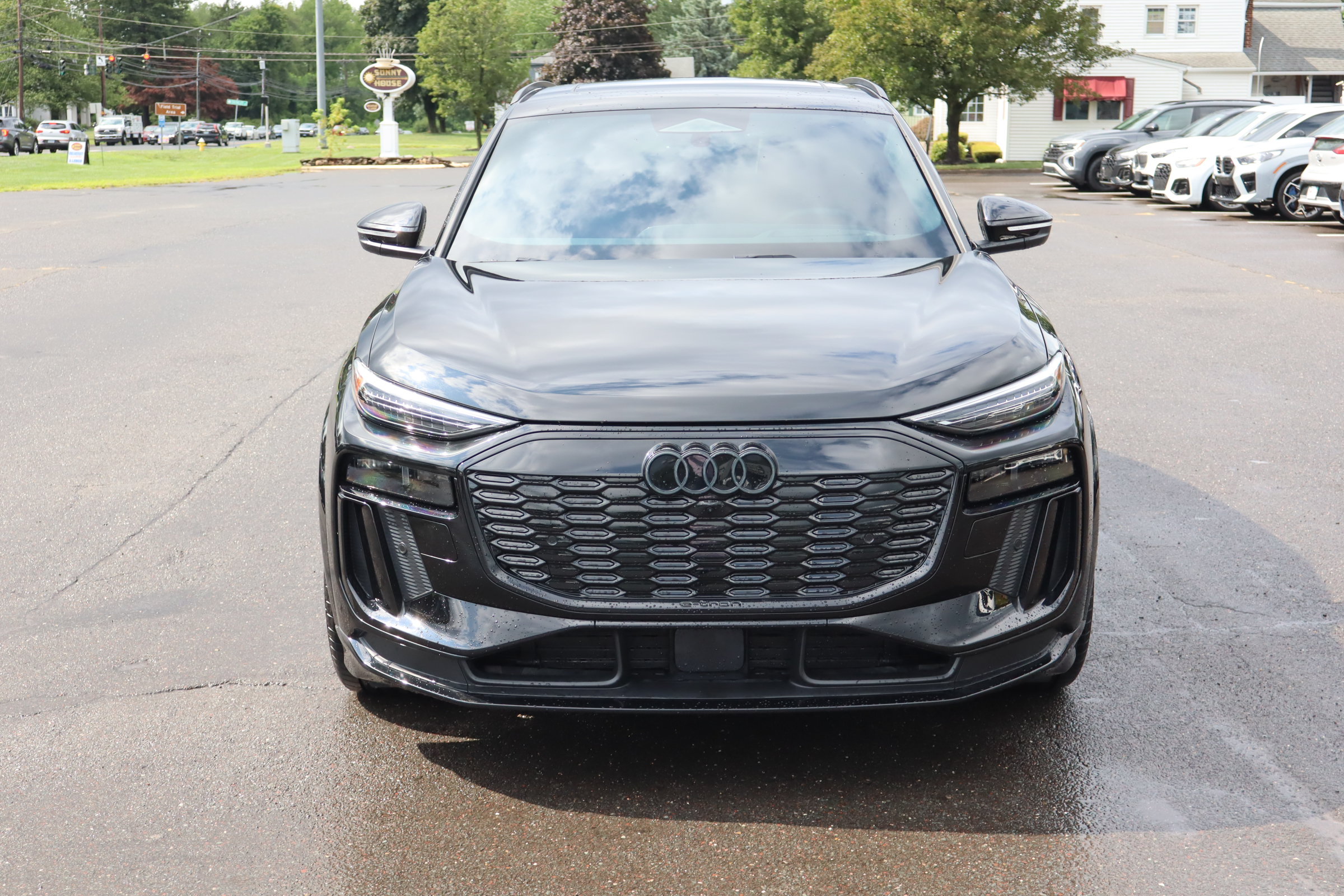 Used 2025 Audi SQ6 e-tron Prestige w/ 21" Black Optic Wheel Package AWD/4WD image 2