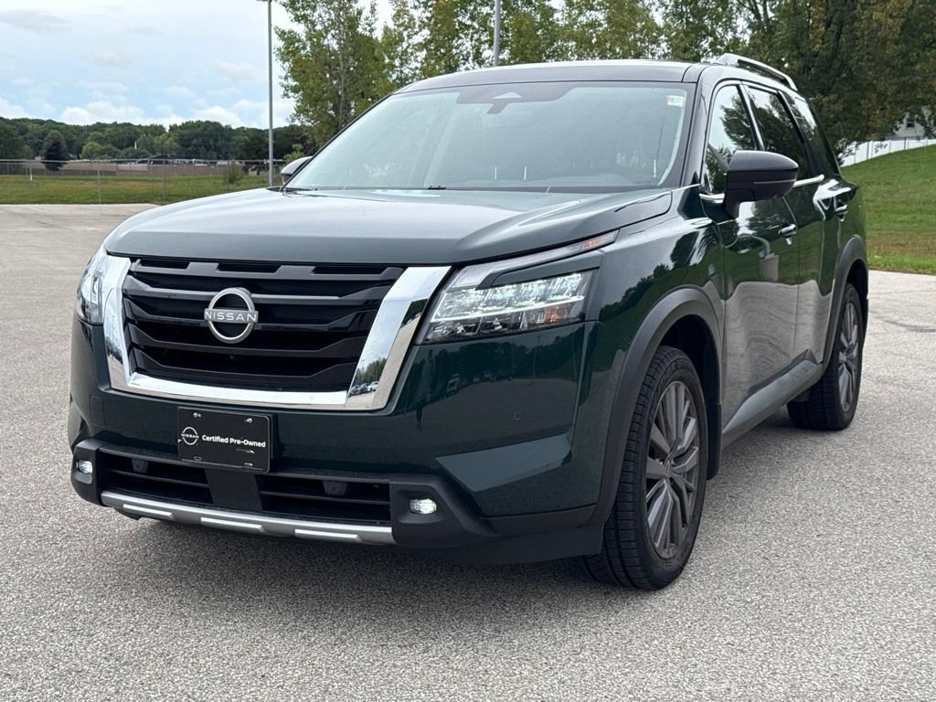 Certified 2023 Nissan Pathfinder SL w/ SL Premium Package AWD/4WD image 2