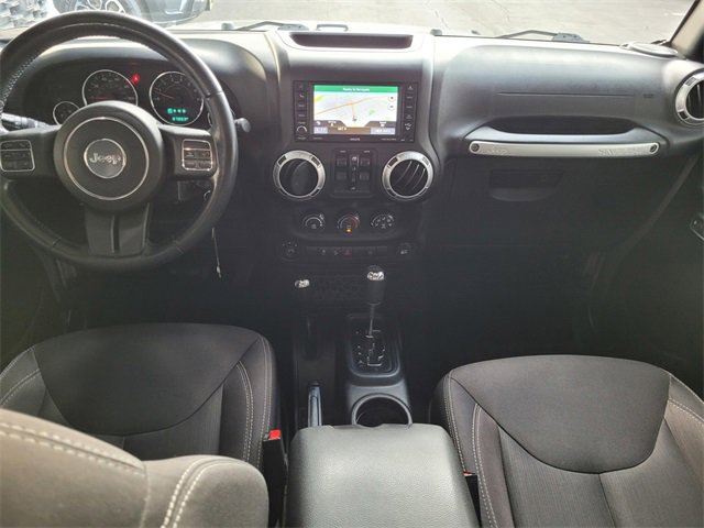 Certified 2015 Jeep Wrangler Unlimited Rubicon w/ Connectivity Group image 6