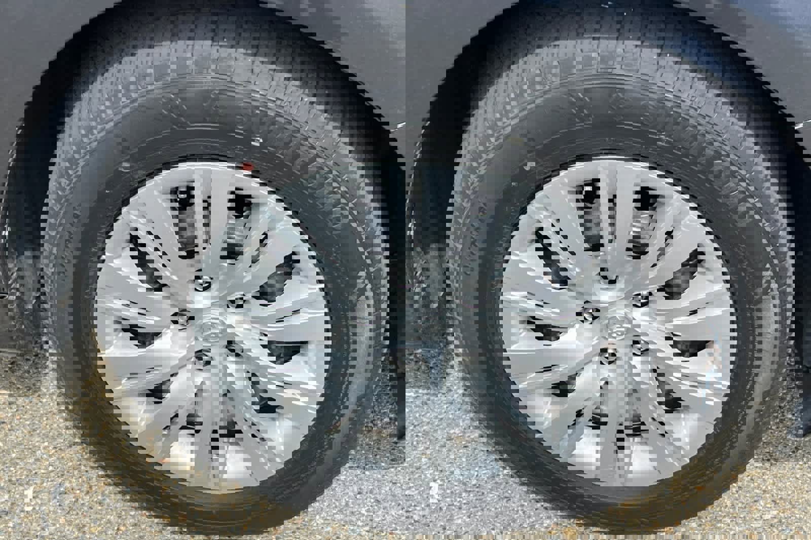 Used 2012 Toyota Camry LE FWD image 15