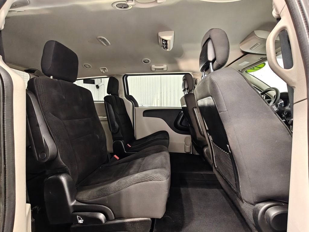 Used 2019 Dodge Grand Caravan SE FWD image 24