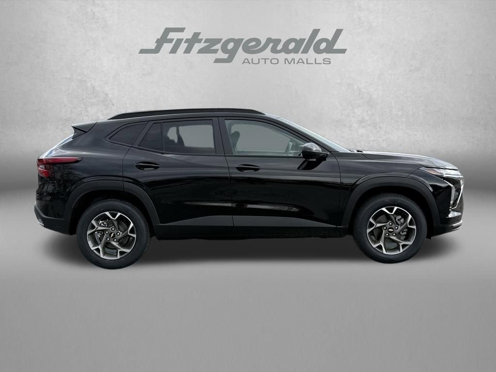 New 2026 Chevrolet Trax LT image 3