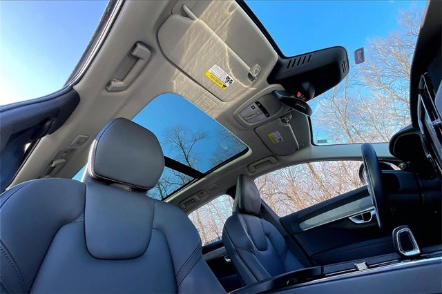 Certified 2024 Volvo V90 B6 Cross Country Plus w/ Climate Package image 23