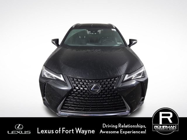 Used 2022 Lexus UX 200 w/ Accessory Package (Z2) FWD image 3