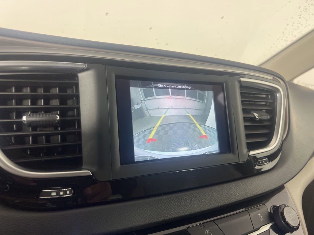 Used 2021 Chrysler Voyager Lxi image 19