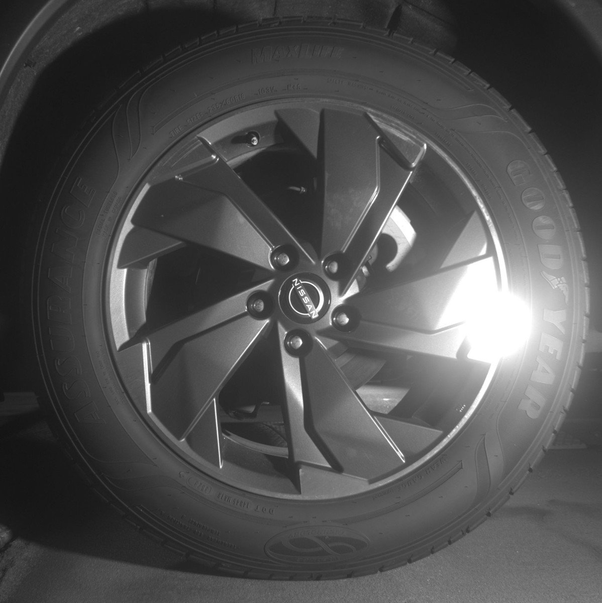 Used 2025 Nissan Rogue SV FWD image 14