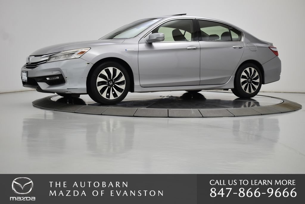 Used 2017 Honda Accord Touring image 16