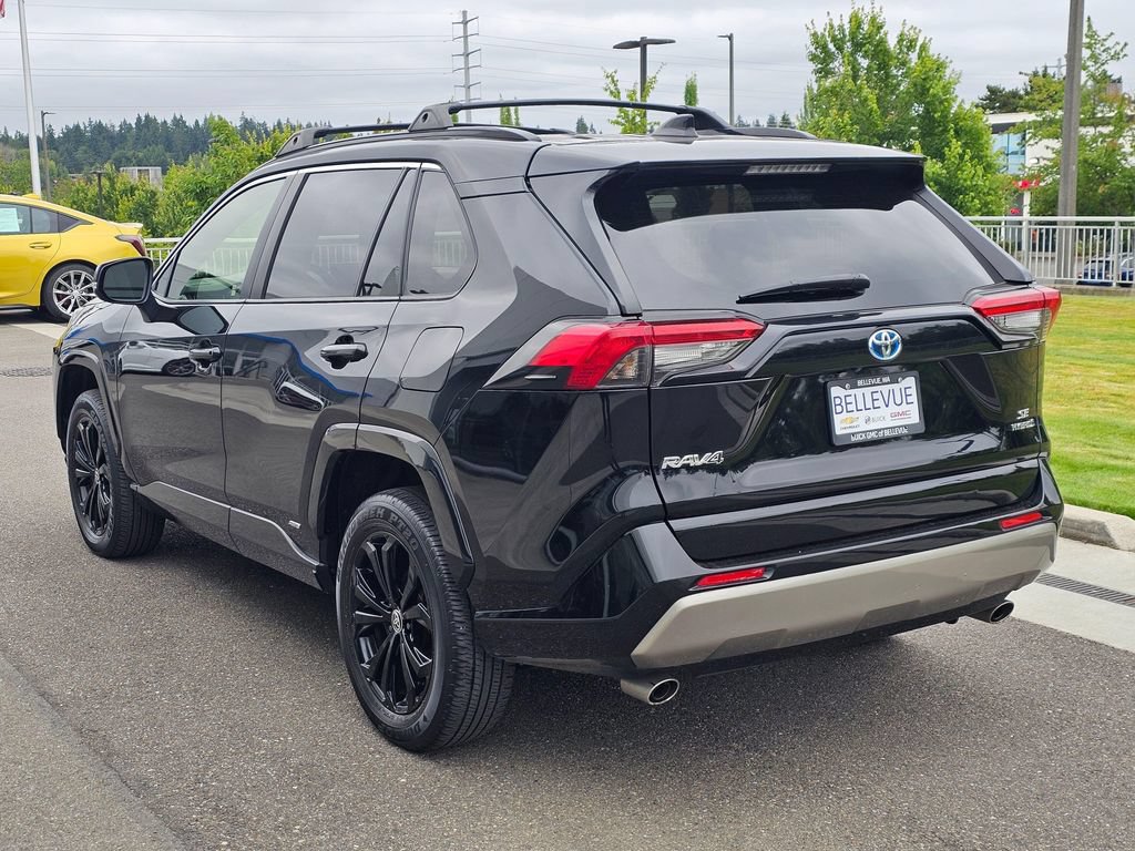 Used 2022 Toyota RAV4 SE w/ SE Grade Weather Package AWD/4WD image 3