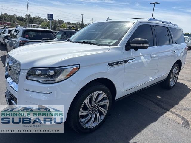 Used 2023 Lincoln Navigator Reserve image 11