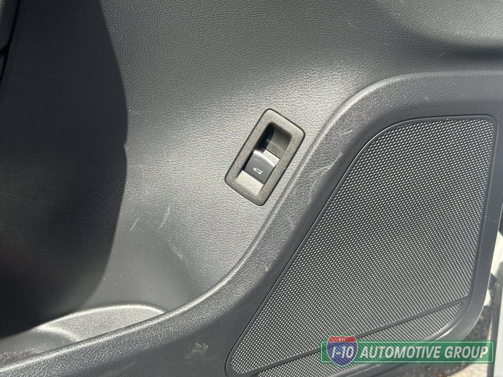 Used 2013 Volkswagen Touareg Sport AWD/4WD image 20
