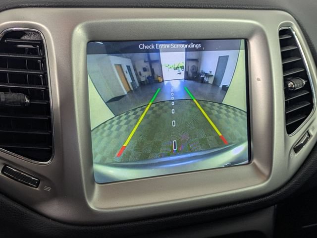 Used 2019 Jeep Compass Latitude w/ Popular Equipment Group FWD image 19