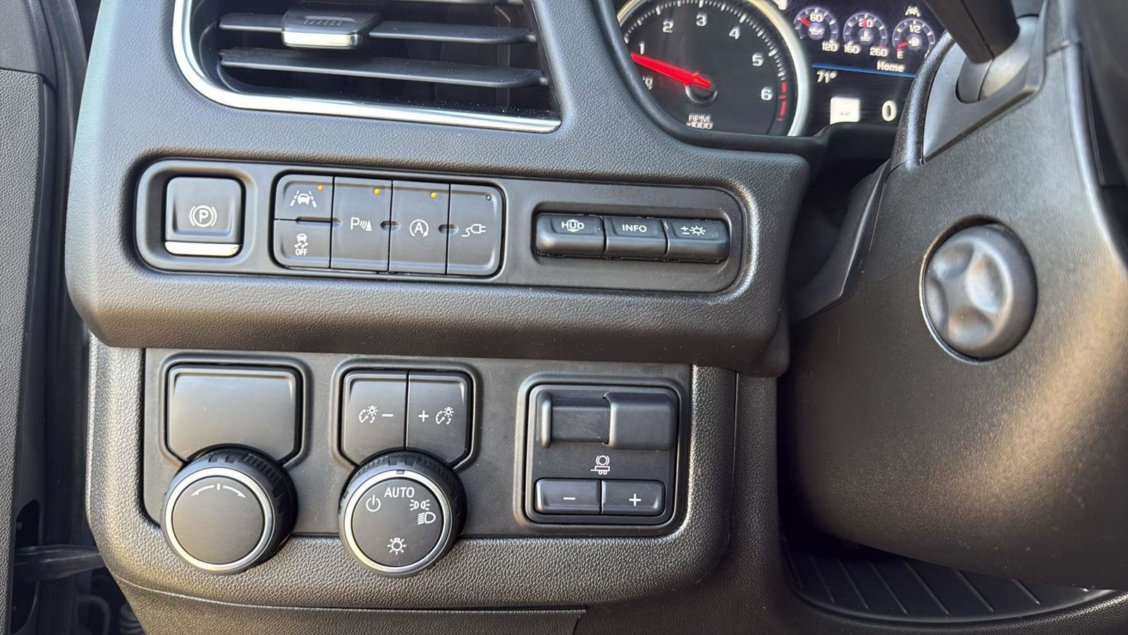 Used 2021 Chevrolet Tahoe High Country w/ Premium Package image 18