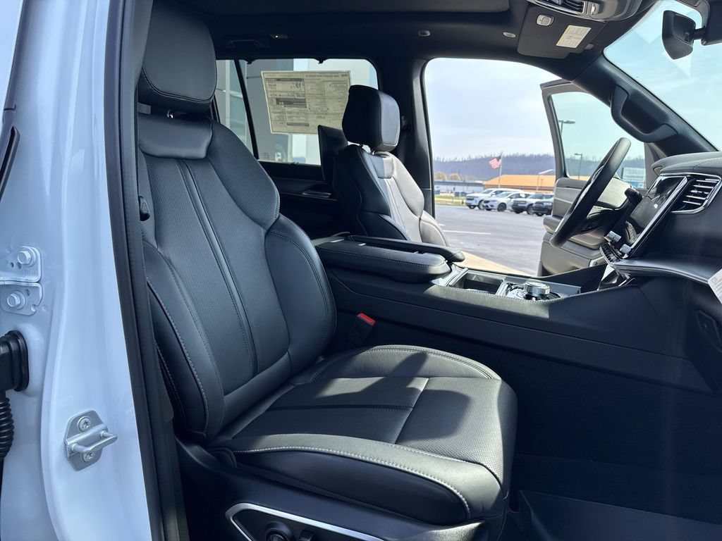 New 2026 Jeep Grand Wagoneer Limited AWD/4WD image 26