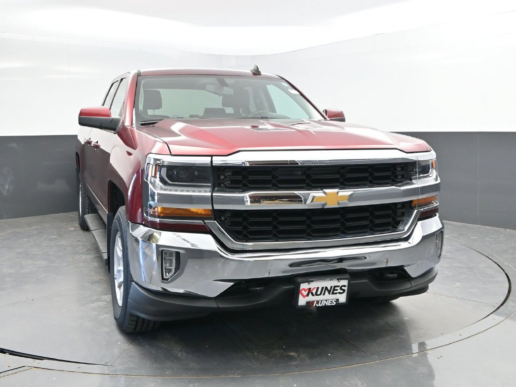 Used 2017 Chevrolet Silverado 1500 LT w/ All Star Edition AWD/4WD image 2