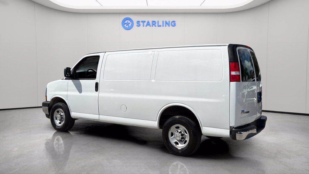 Used 2024 Chevrolet Express 2500 w/ Driver Convenience Package RWD image 4