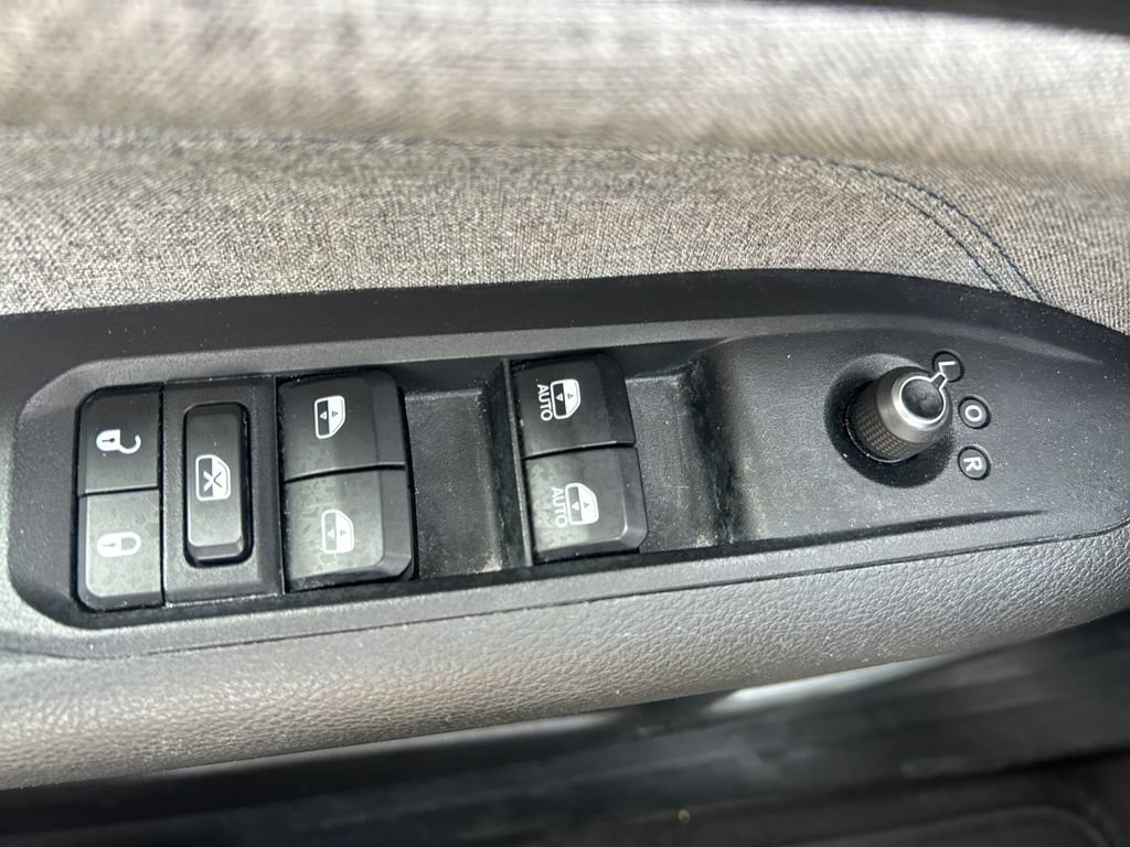 Used 2024 Jeep Compass Latitude AWD/4WD image 19