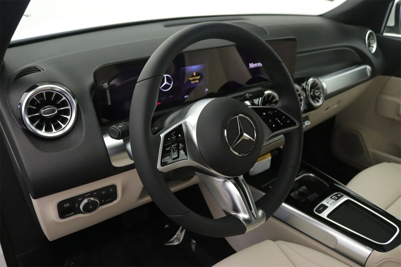 New 2025 Mercedes-Benz GLB 250 image 5