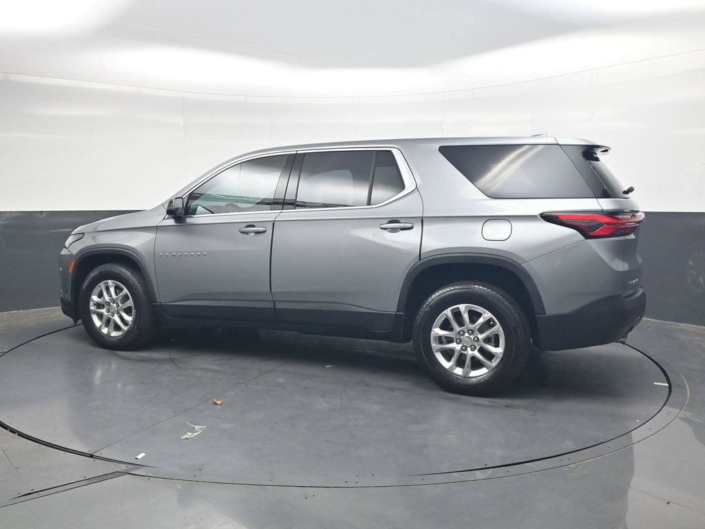 Used 2023 Chevrolet Traverse LS FWD image 8