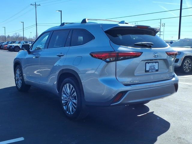 Used 2023 Toyota Highlander Platinum image 5