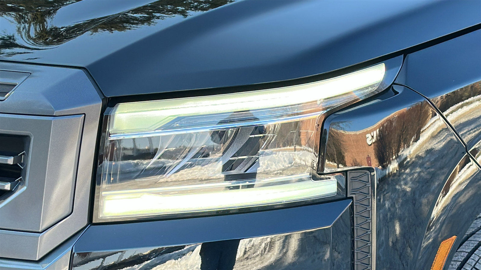 Certified 2025 Nissan Frontier SL image 4