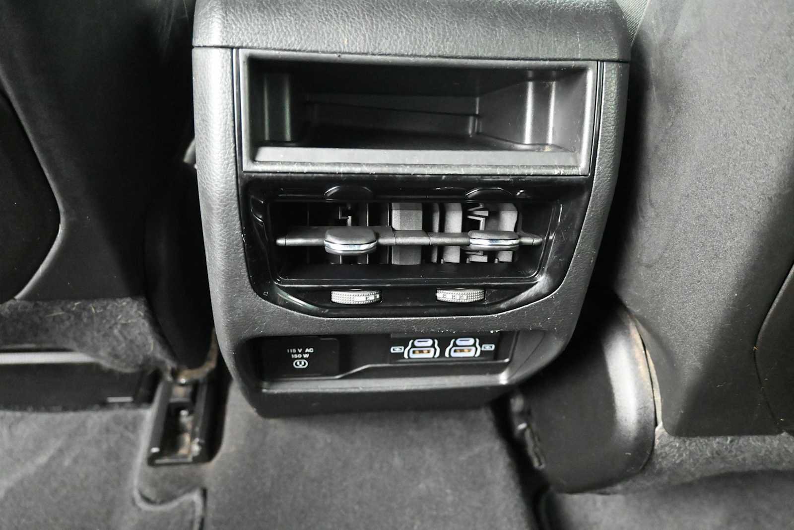 Used 2024 Jeep Grand Cherokee Laredo X w/ Luxury Tech Group I AWD/4WD image 8