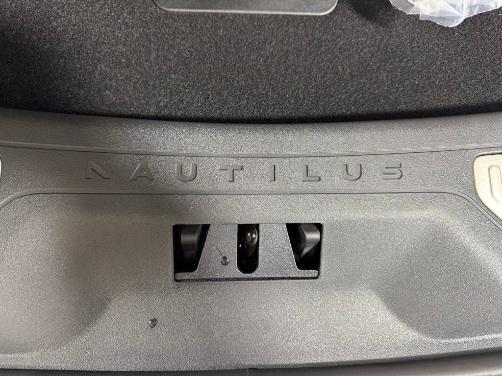 New 2026 Lincoln Nautilus Premier w/ Equipment Group 102A AWD/4WD image 17