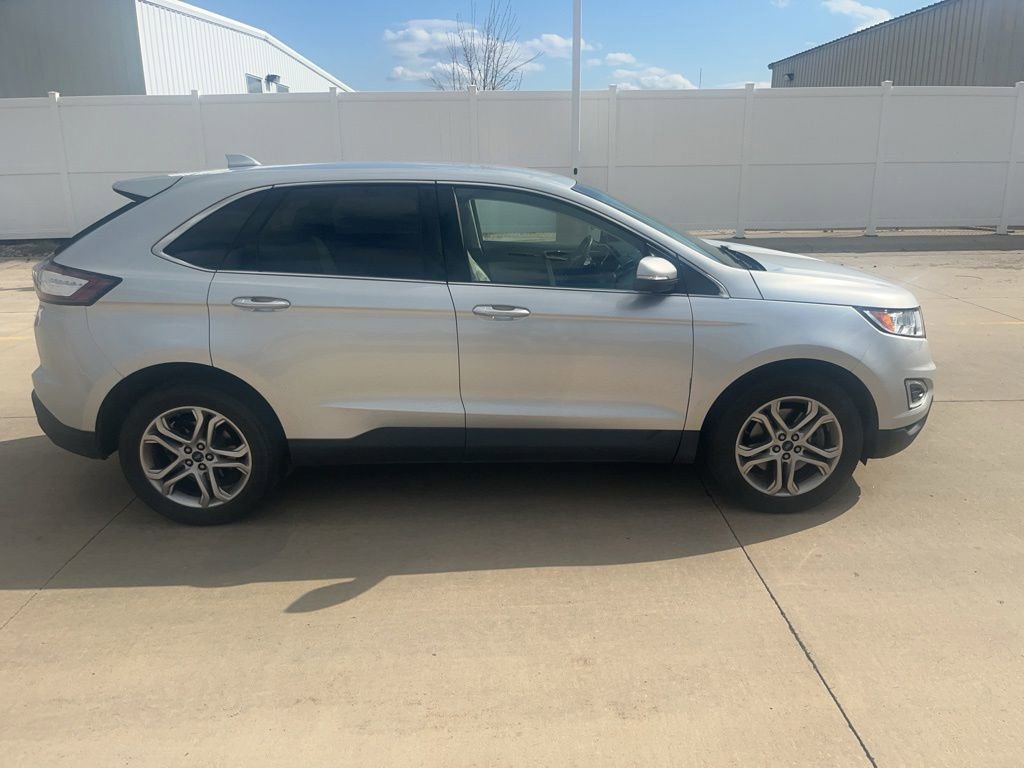 Used 2016 Ford Edge Titanium w/ Class II Trailer Tow Package AWD/4WD image 2