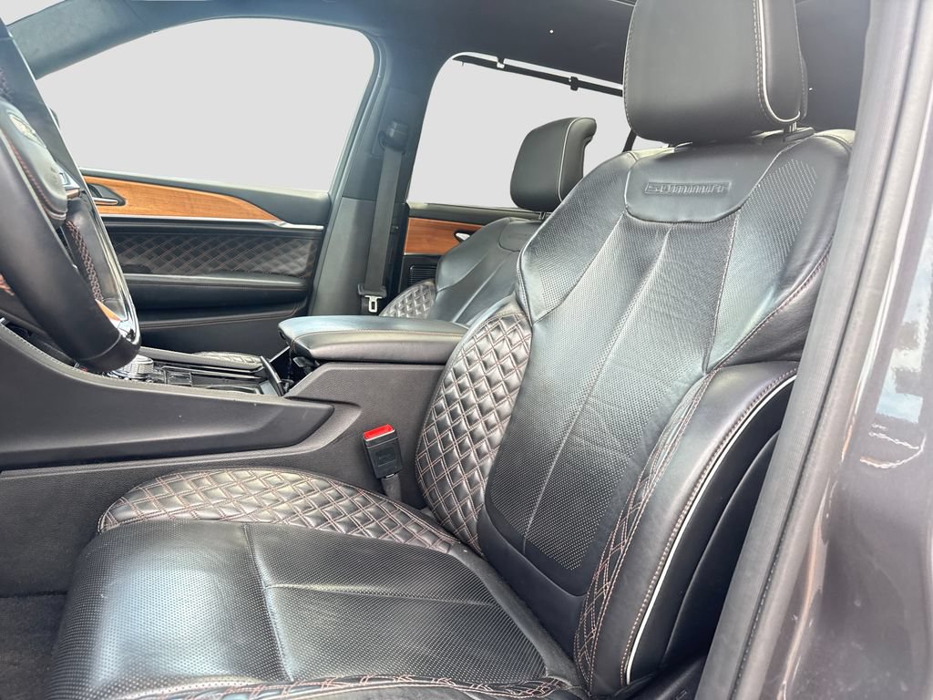 Used 2021 Jeep Grand Cherokee L Summit AWD/4WD image 11