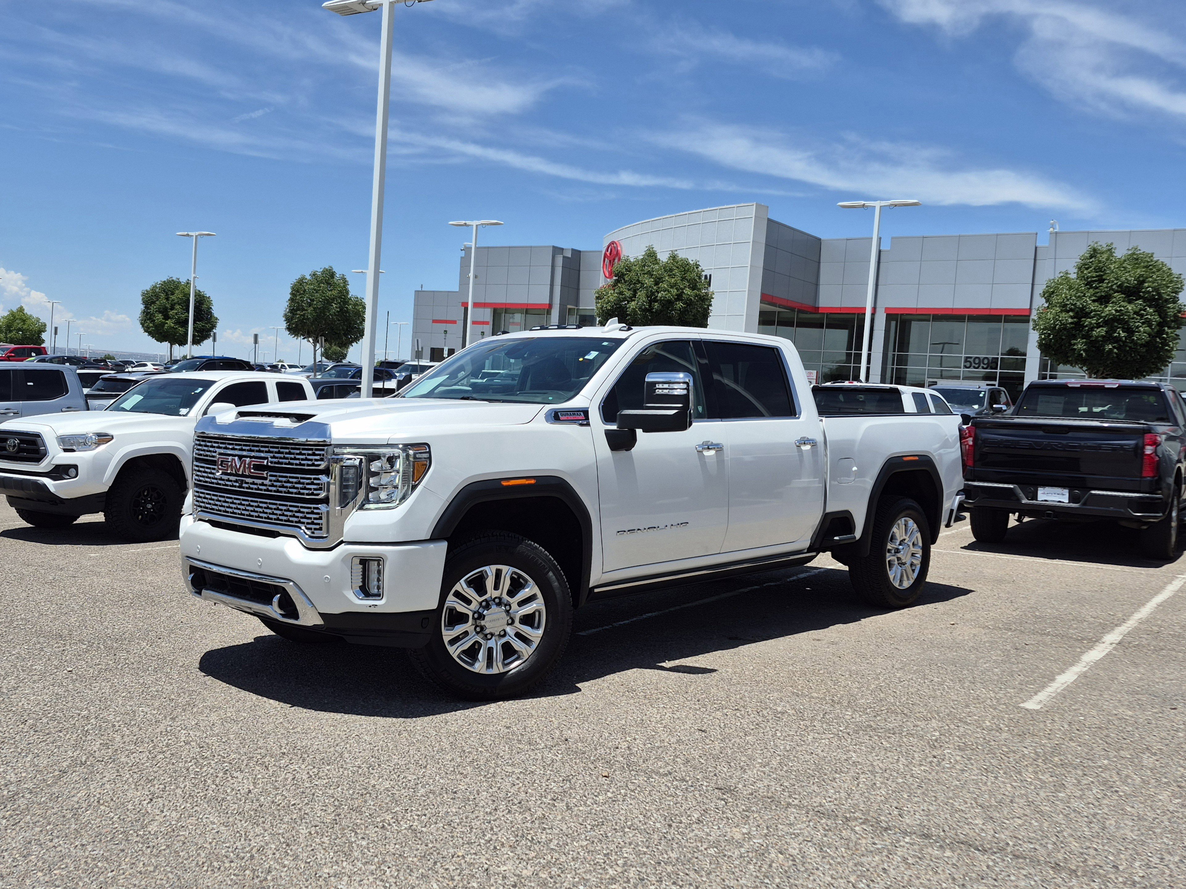 Used 2021 GMC Sierra 3500 Denali w/ Denali Ultimate Package AWD/4WD image 1