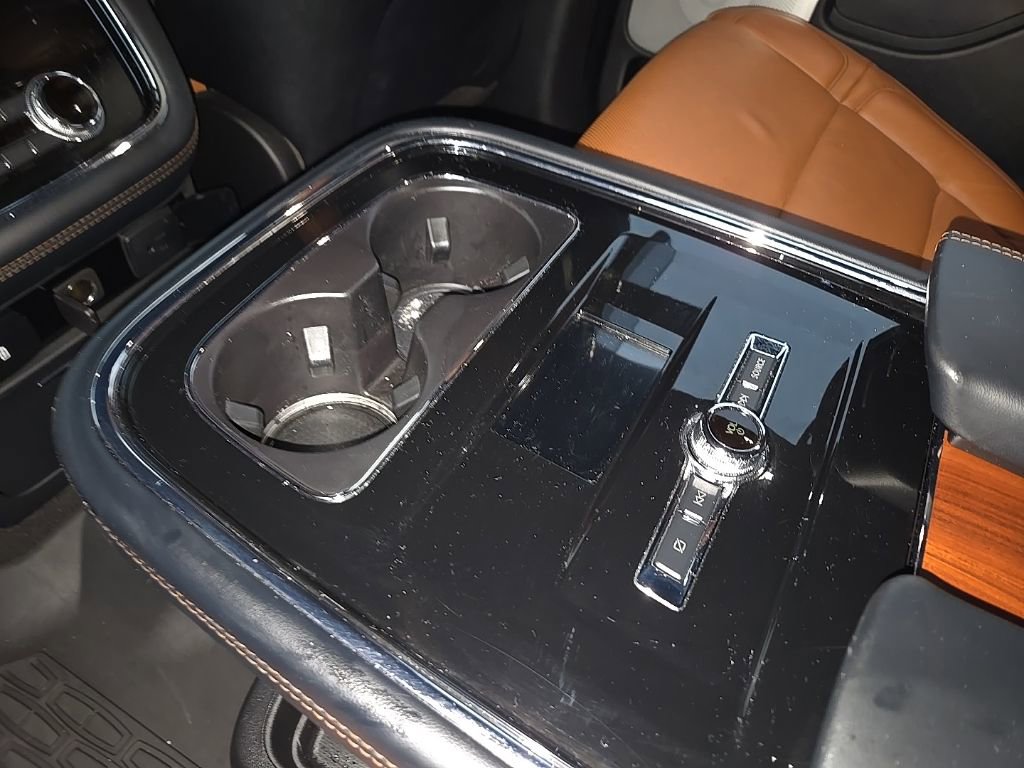 Used 2019 Lincoln Navigator Reserve AWD/4WD image 10