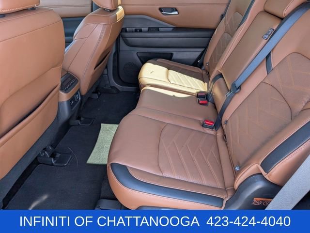 Used 2023 Nissan Pathfinder Platinum w/ Cargo Package image 23