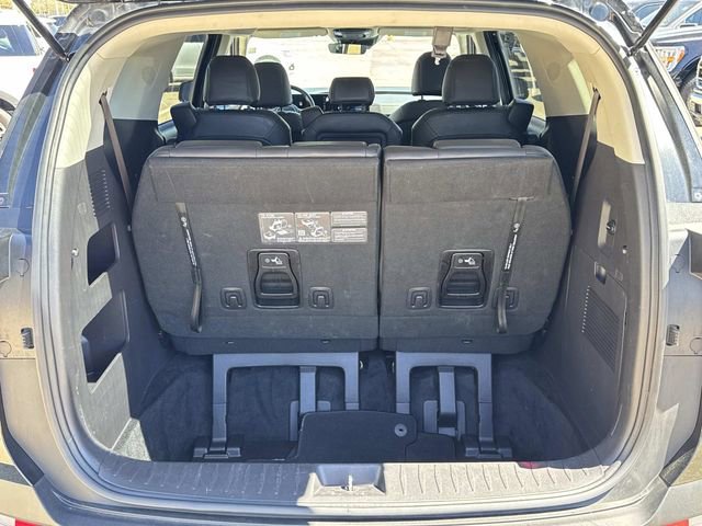 Used 2025 Kia Carnival image 12