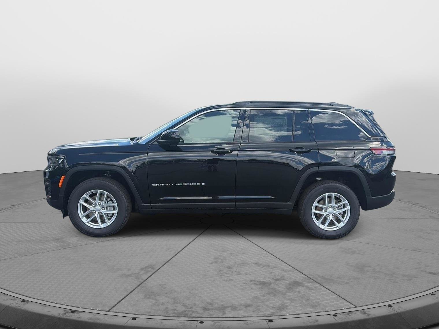 New 2026 Jeep Grand Cherokee Laredo X AWD/4WD image 10