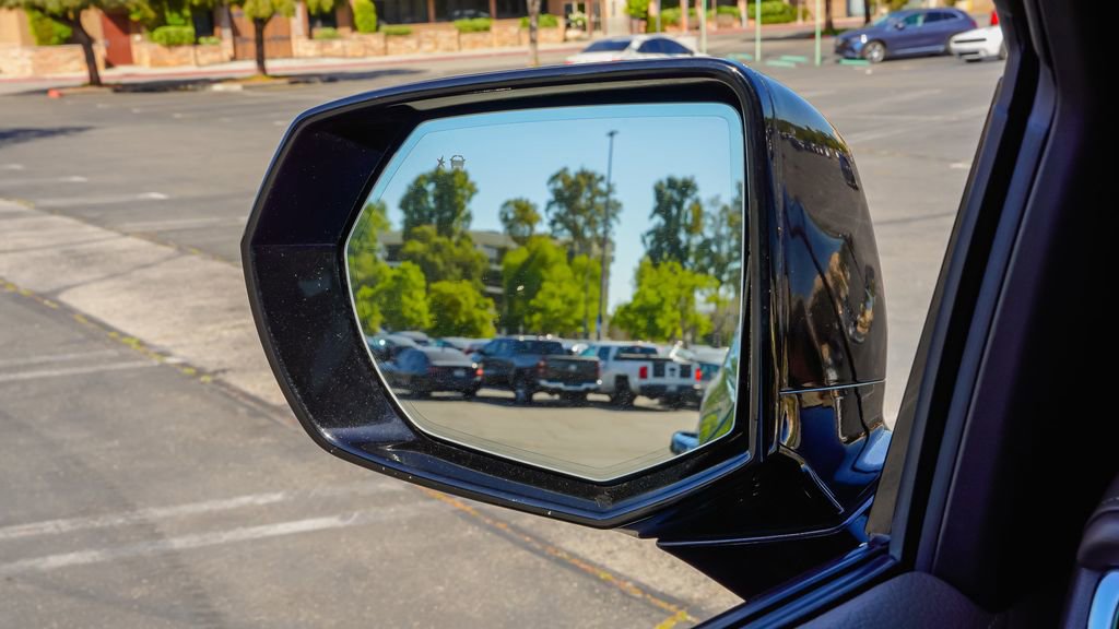 Used 2023 GMC Yukon Denali image 17