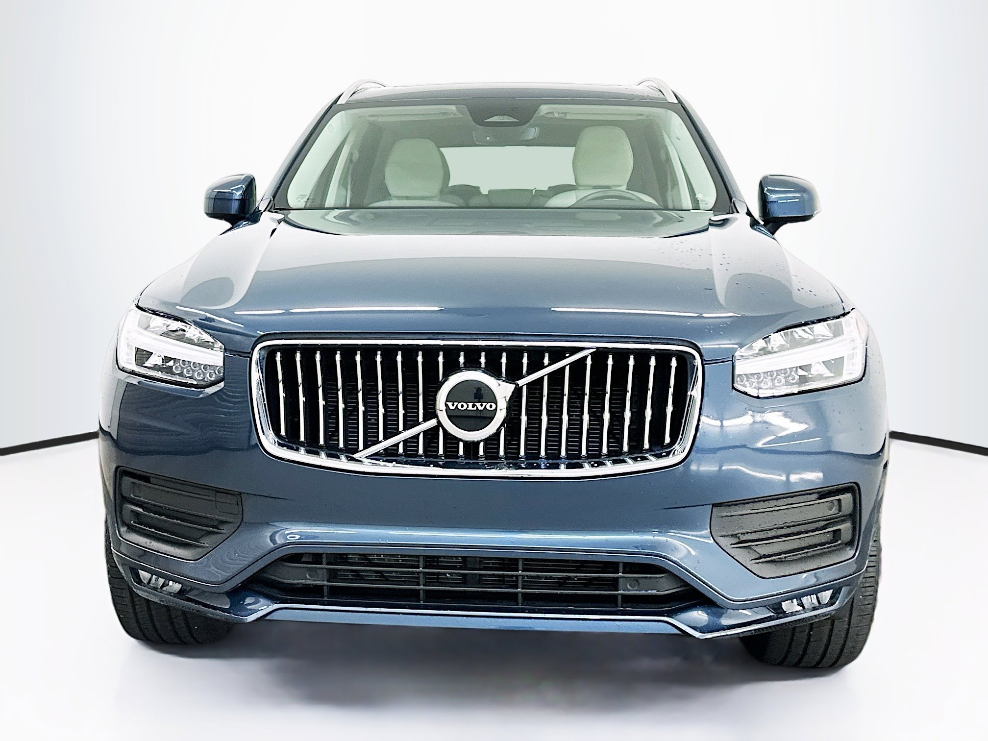 Used 2023 Volvo XC90 B6 Core w/ Protection Package Premier image 2