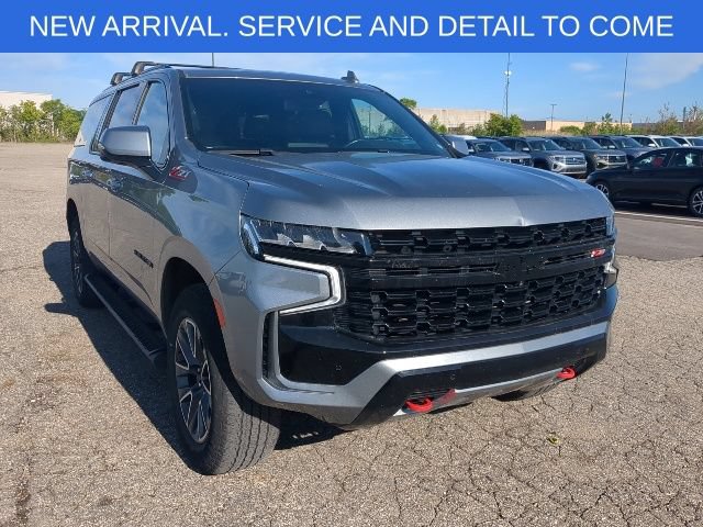 Used 2023 Chevrolet Suburban Z71 w/ Luxury Package AWD/4WD image 10