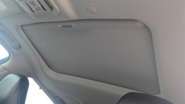 Used 2022 Toyota Highlander XLE FWD image 26