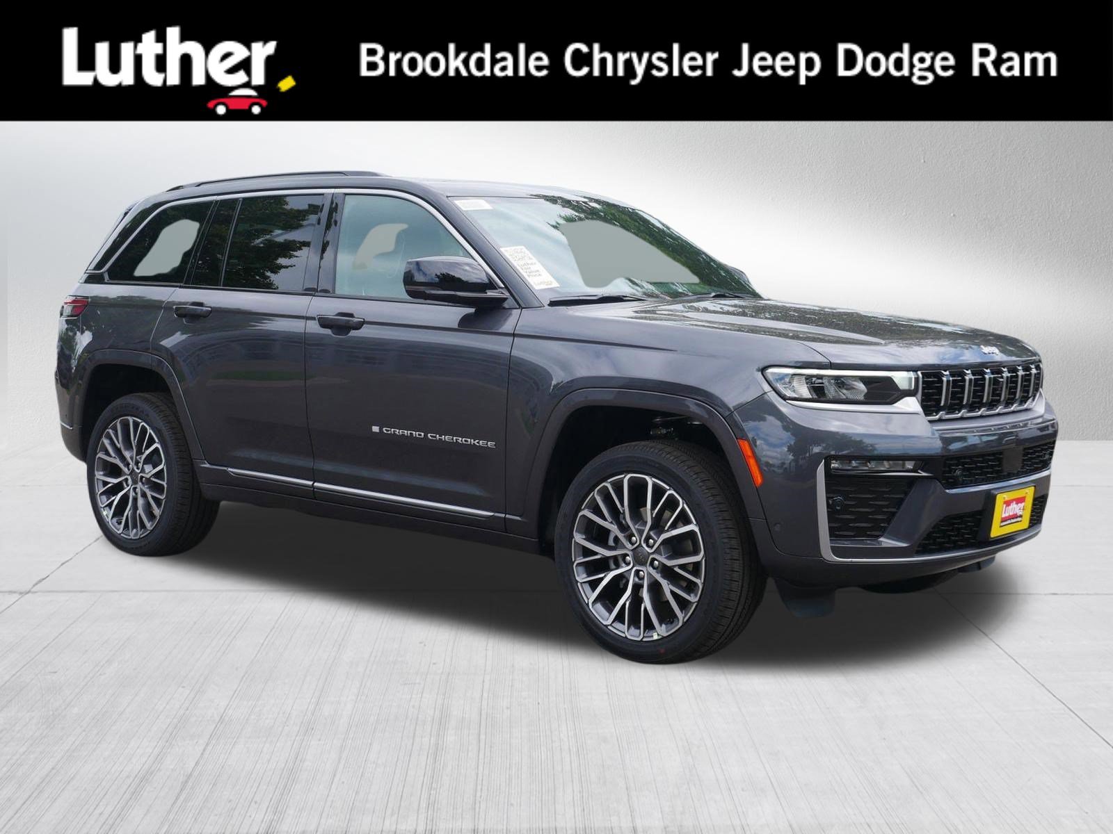 New 2026 Jeep Grand Cherokee Summit AWD/4WD image 1