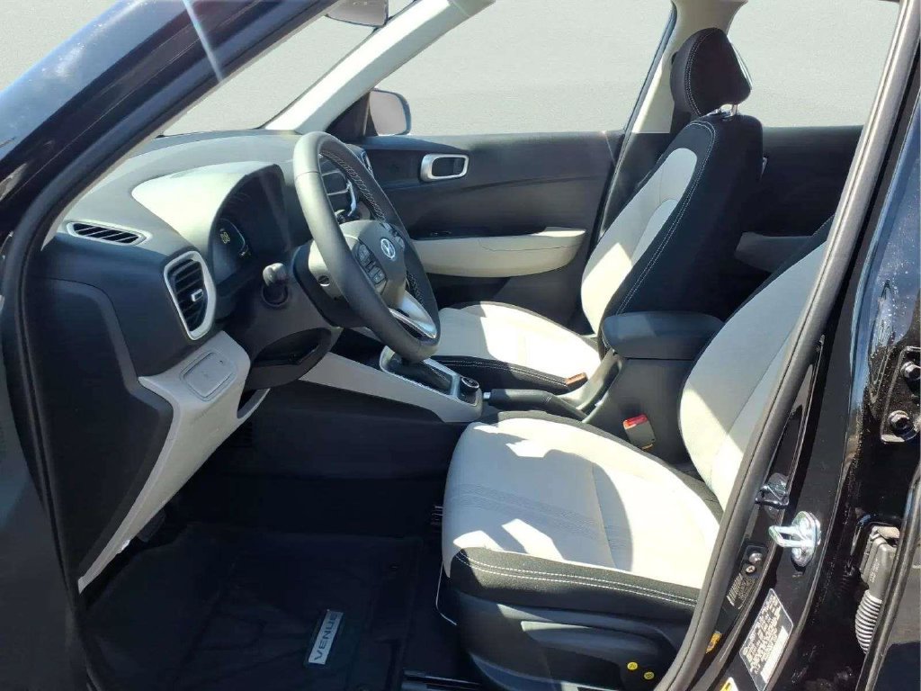 New 2026 Hyundai Venue SEL FWD image 14