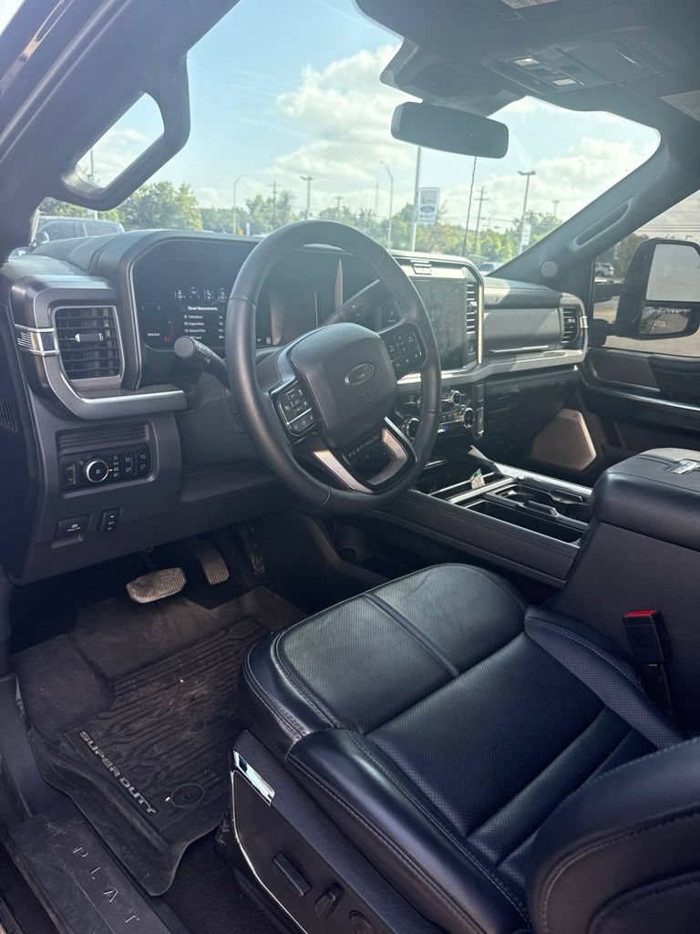 Certified 2025 Ford F250 Platinum w/ FX4 Off-Road Package AWD/4WD image 9