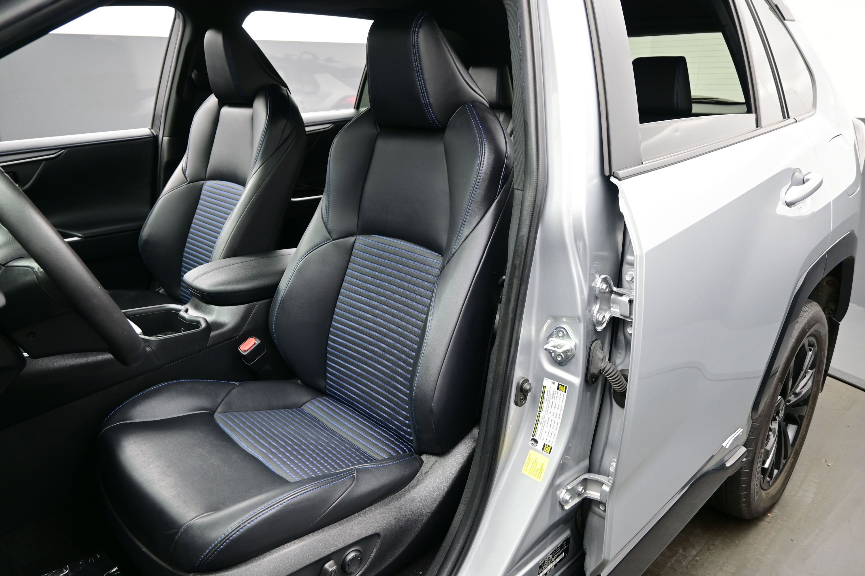 Used 2024 Toyota RAV4 XSE AWD/4WD image 12