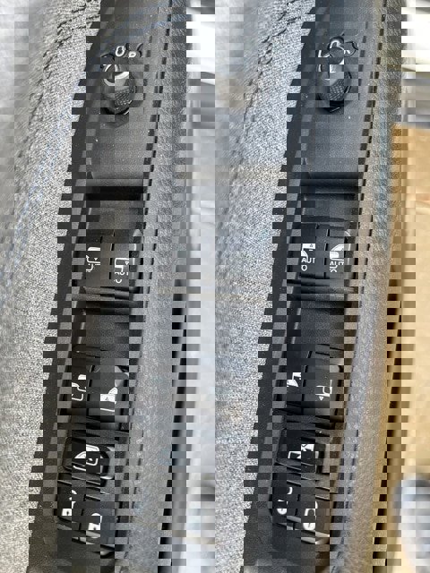 Used 2023 Jeep Compass Latitude image 16