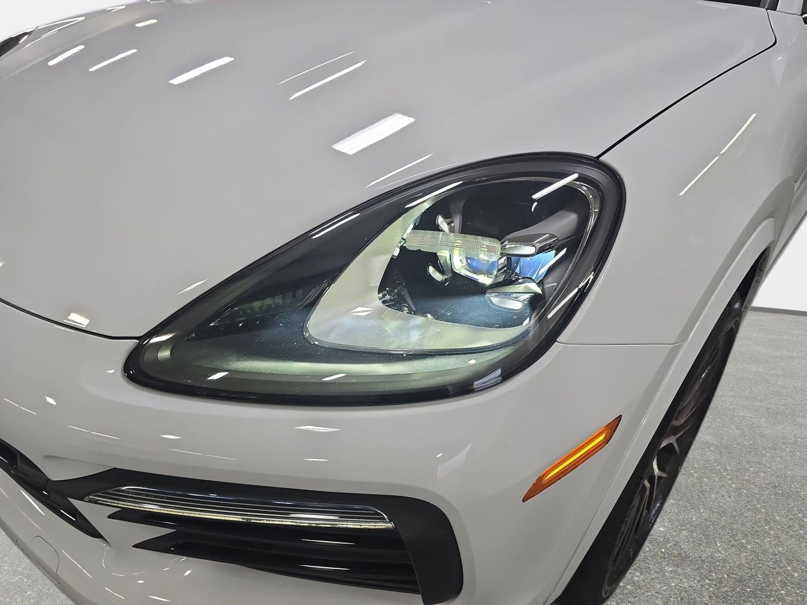 Certified 2022 Porsche Cayenne AWD/4WD image 30