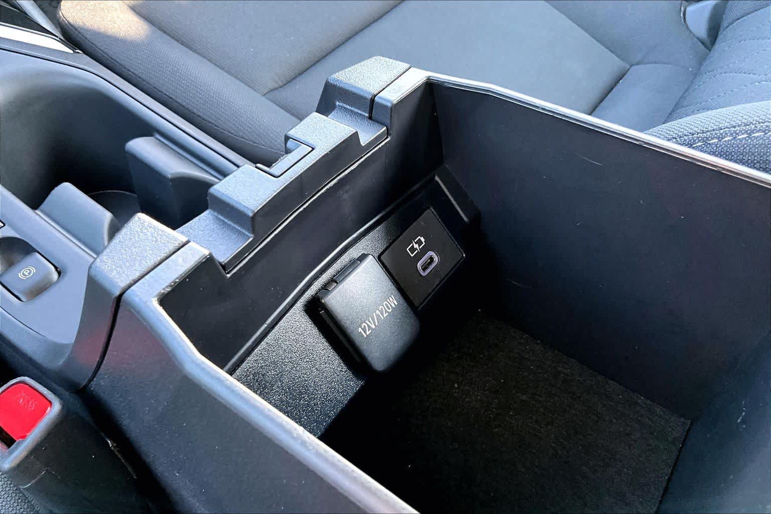 Used 2025 Toyota Corolla LE FWD image 34