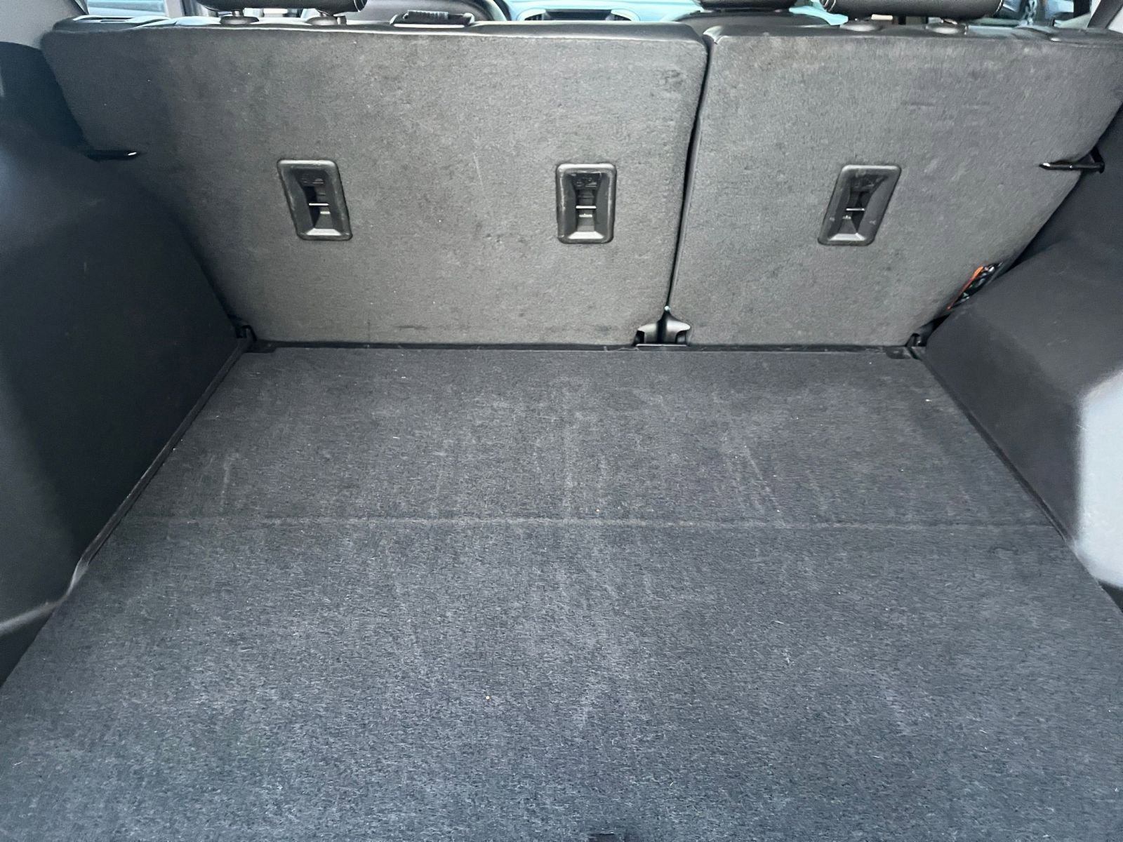 Used 2024 GMC Terrain SLT image 32